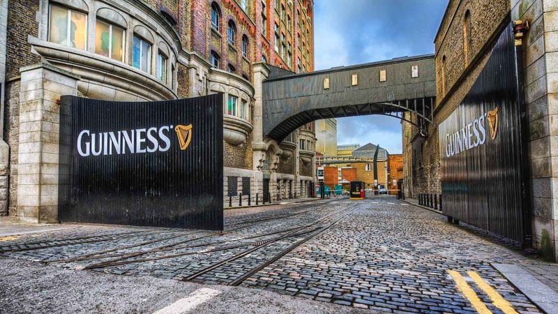 GuinnessBrewerygate_Guinnesss_storehouse